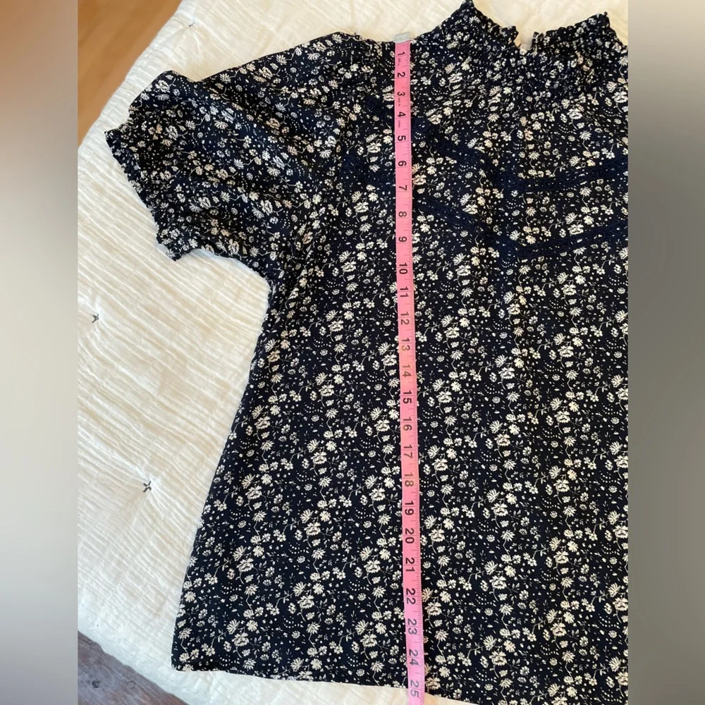 LOFT Vine Lace Trim Mock Neck Smocked Ditsy Floral Top Size L